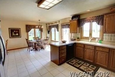 3rd image of 4491 Meadowlands Dr