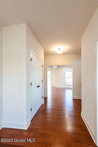 4th image of 23 Farmington Court