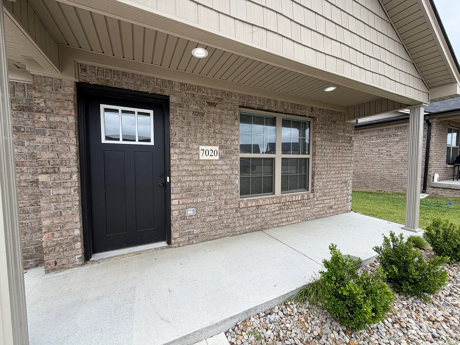 3 bed, 2.0 bath, 1250 sqft, $1,750 — Photo 3