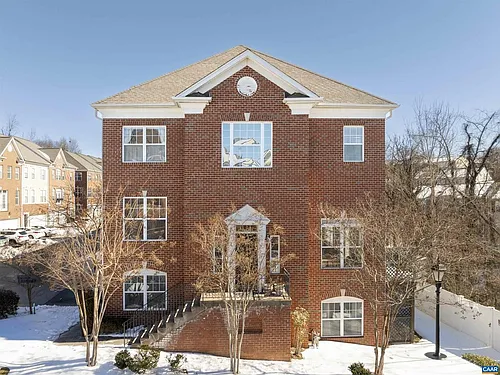 1045 Glenwood Station Ln Photo 1