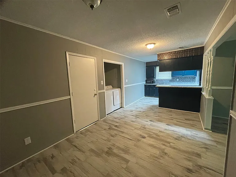 1015 Dogwood Ave — Photo 7