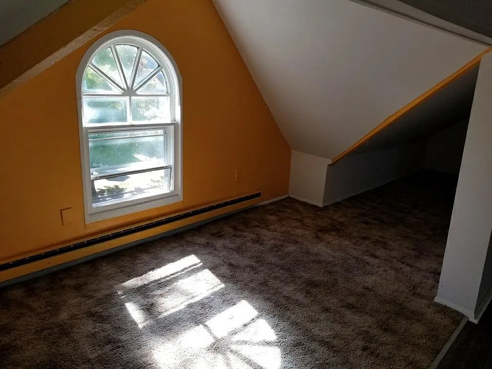 909C Columbia Ave — Photo 4