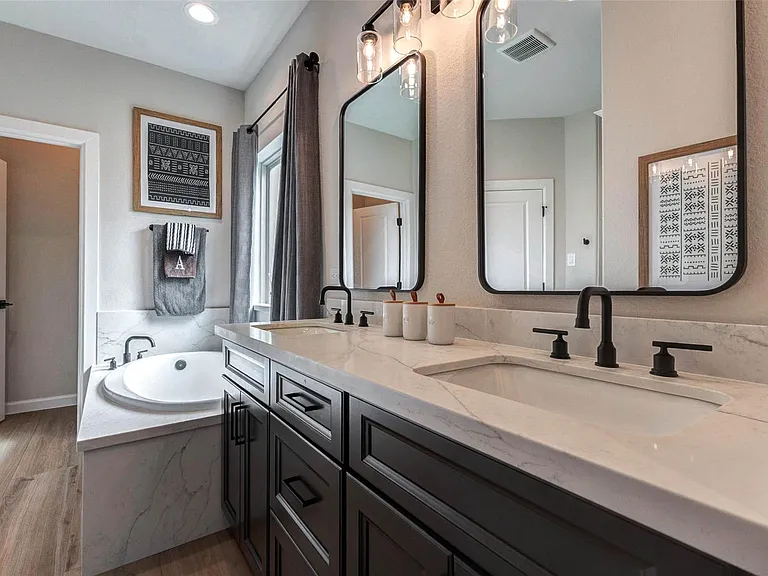 11005 Upland Forest Dr — Photo 26