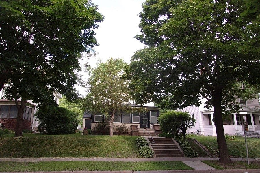 1st image of 1611 Fremont Ave N