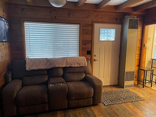 3rd image of 1073 Glenwood Way