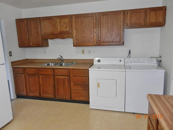 kitchen w/washer/dryer