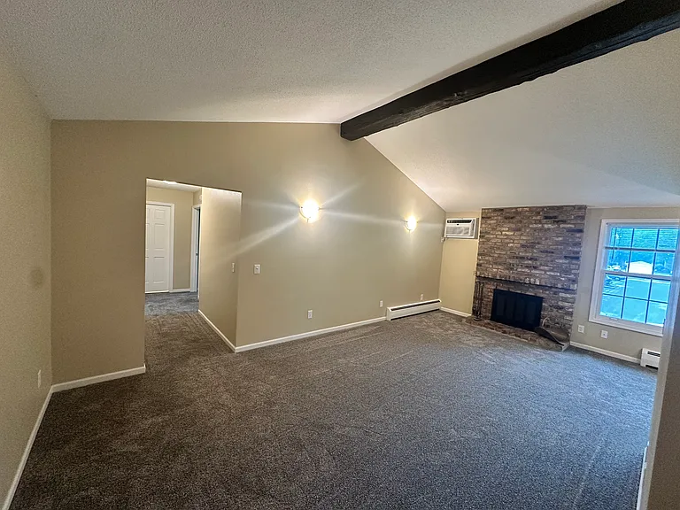 821 Smetana Rd #5 — Photo 2