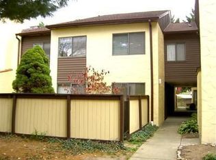 977 Hampton Ridge Dr, Akron, OH 44313