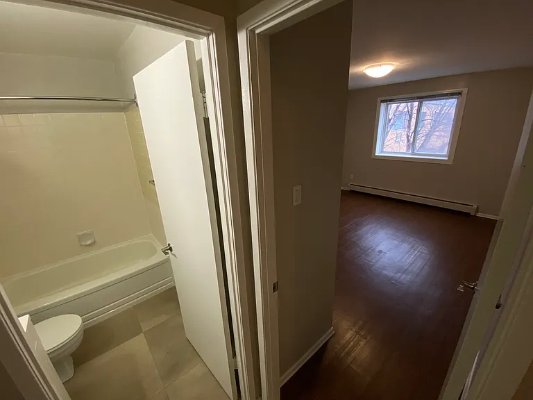 510 Burnell St #306 — Photo 12