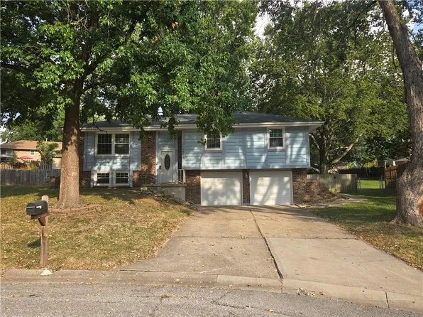 1914 NE Grant Cir, Blue Springs, MO 64014