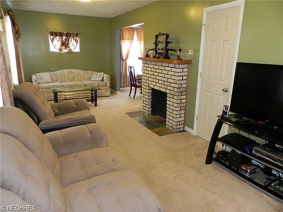 4th image of 26860 Forestview Ave