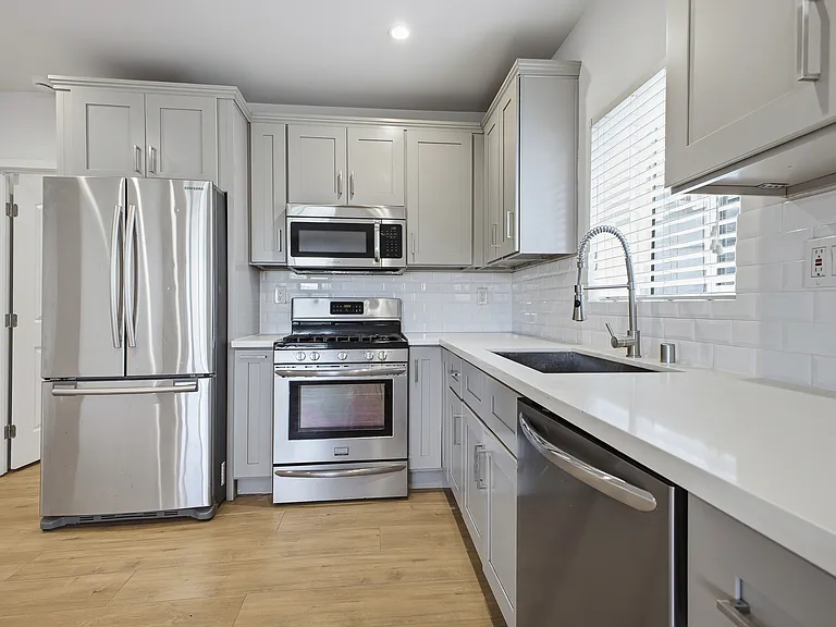 1038 N Bonnie Brae St #1042 — Photo 1