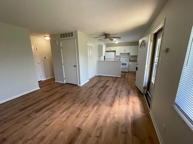 Building Photo - 6530 Lupine Ter #6530