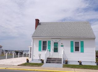 3621 Main St, Chincoteague Island, VA 23336