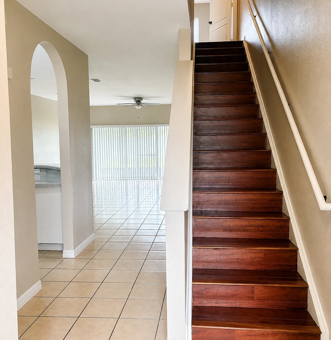 2 bed, 2.5 bath, 1304 sqft, $1,995 — Photo 2