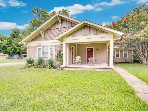 208 W Denton St, Ennis, TX 75119