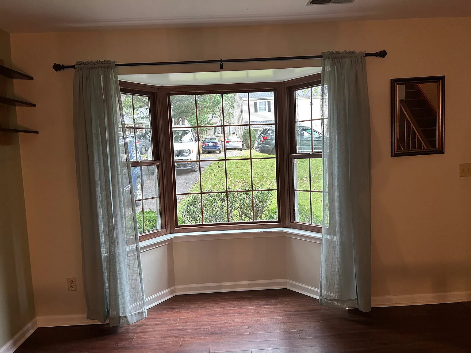 3 bed, 1.5 bath, 1239 sqft, $1,800 — Photo 3