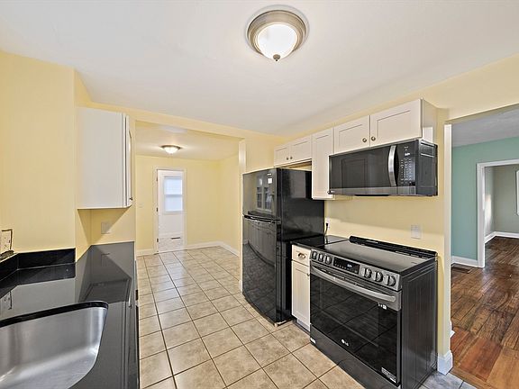 3rd image of 3 Revere Ct