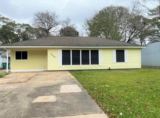 1009 E Miller St, Angleton, TX 77515