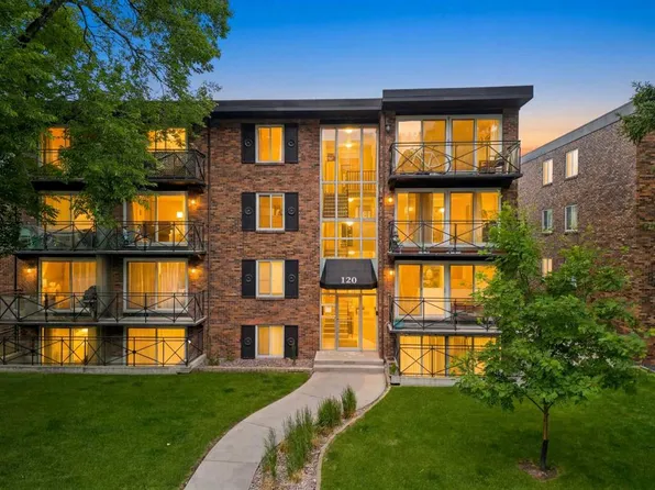 120 S 24th Ave SW #102, Calgary, AB T2S 0J9
