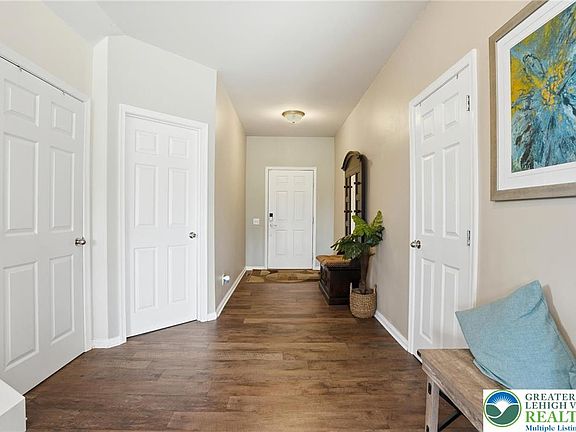 5th image of 9581 Sleepy Hollow Ln