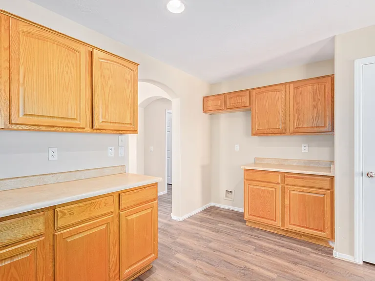 23809 W Adams St — Photo 11