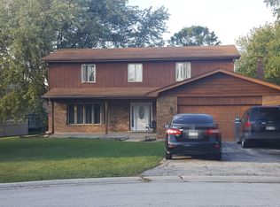 10 S Melanie Ct, Crete, IL 60417