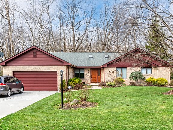 2nd image of 6485 Landsend Ct