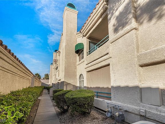3rd image of 2251 Wigwam Pkwy APT 923