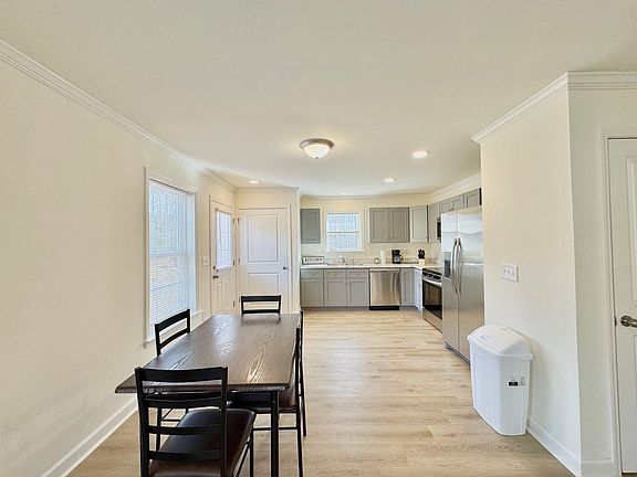 3rd image of 1712 Draper Rd