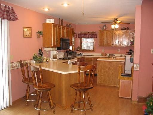 2nd image of 206 S 2nd Ave