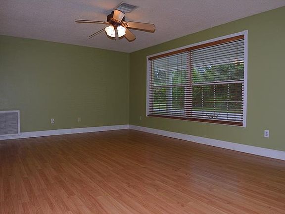 4th image of 3326 Mount Vernon St