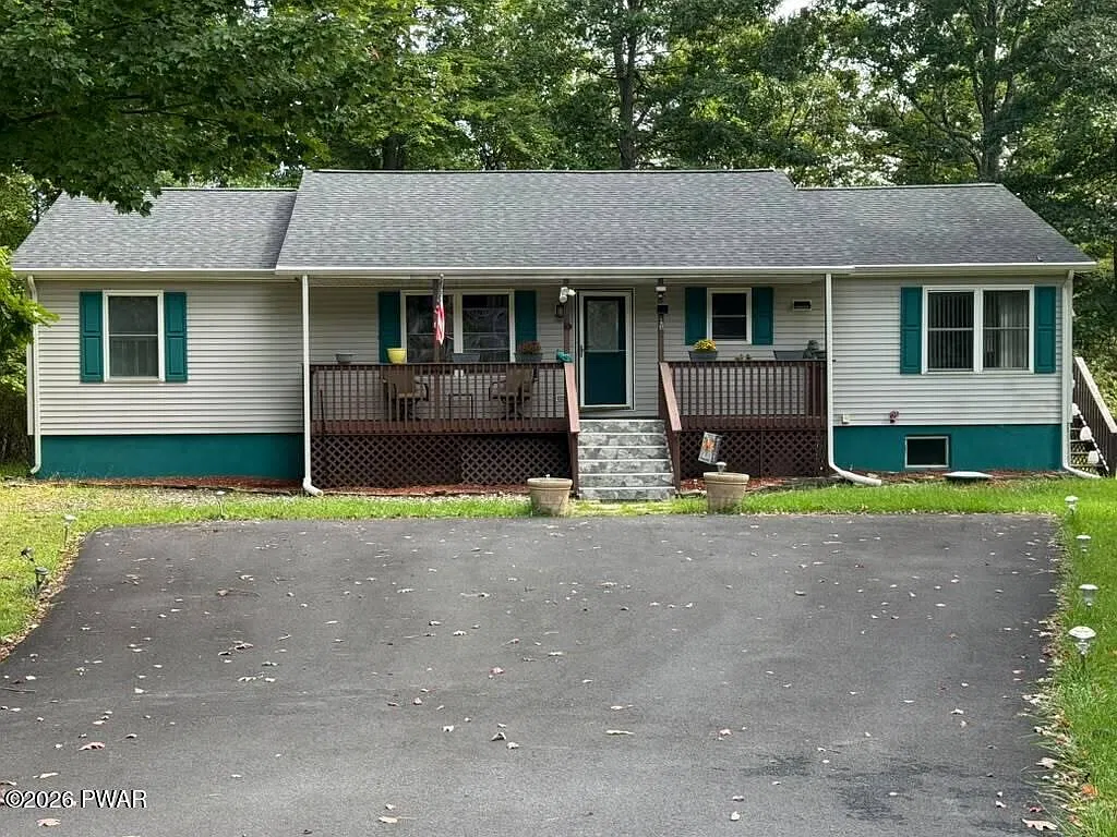 3 bed, 2.0 bath, 1624 sqft, $2,700 — Photo 2