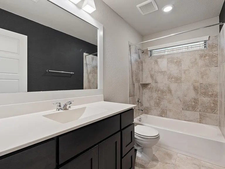 18716 Laurel Hills Dr — Photo 26
