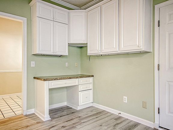 4th image of 2424 Tuscany Dr