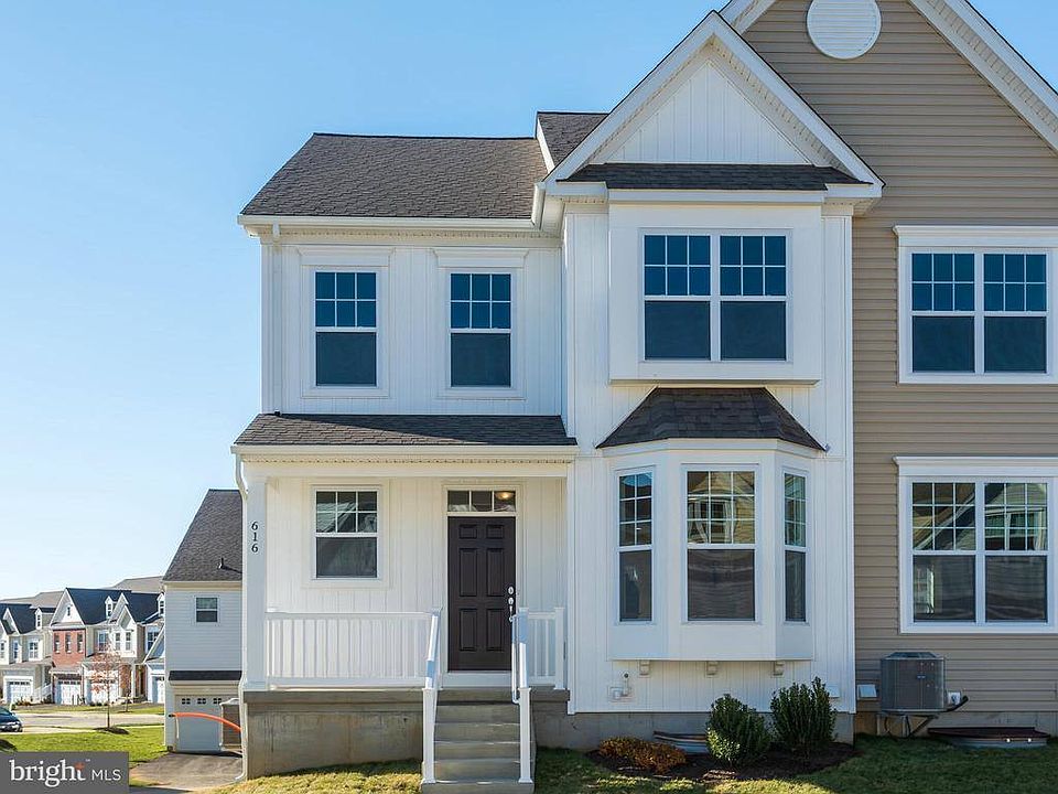 1st image of 616 Albion Pl