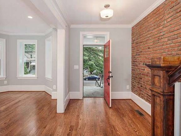 foyer/Living Room