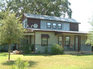 254 Robin Rd, Waelder, TX 78959