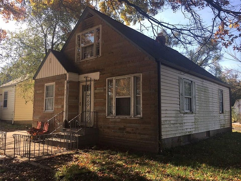 2nd image of 1942 N Warman Ave