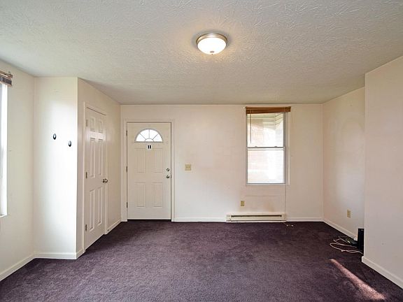 5th image of 3078 Henshaw Ave