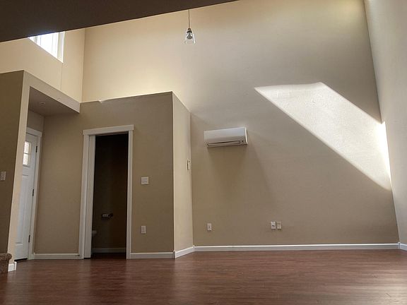 20 ft. vaulted ceilings in great room.