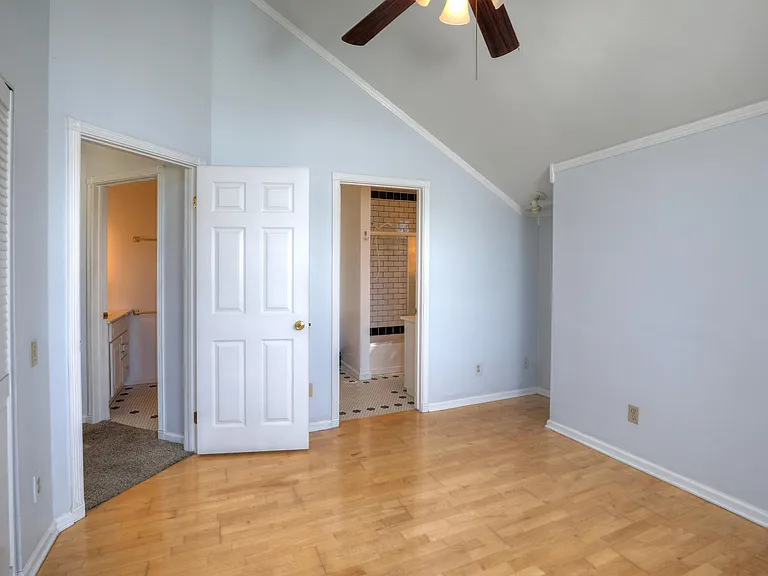 1513 De La Vina St #B — Photo 6