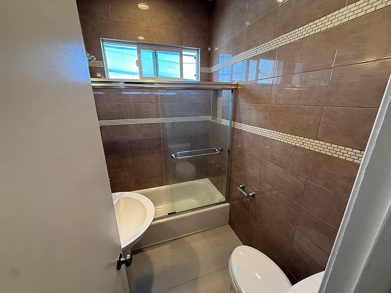 418 S Rexford Dr — Photo 6