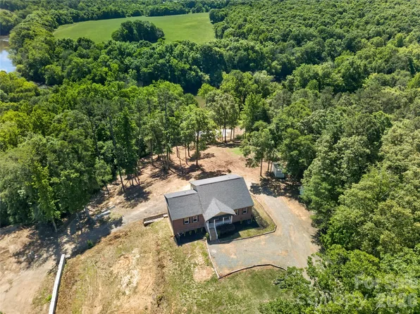 6151 Settlers Trl, Stanfield, NC 28163