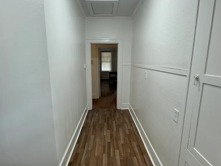 115 W Shaw St — Photo 15