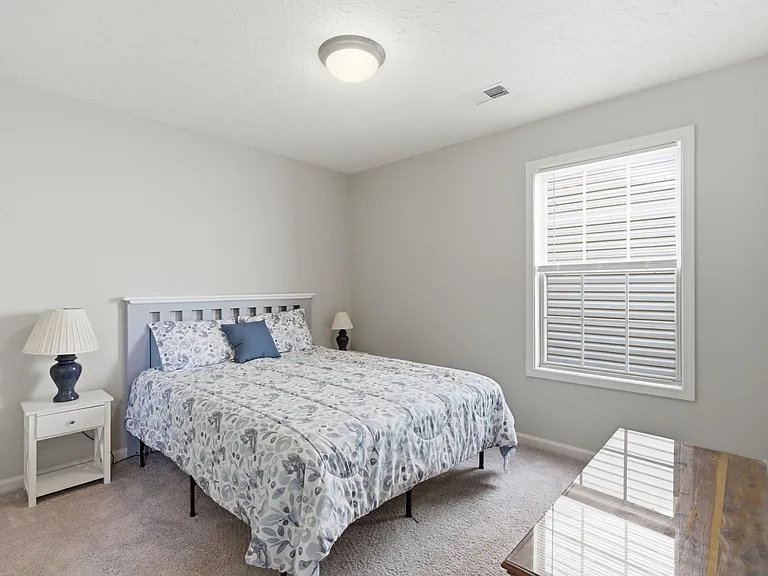 752 Rosslyns Dl — Photo 11