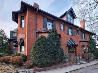 19 Summit Ct #201, Saint Paul, MN 55102