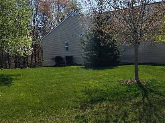 4th image of 3540 Grove Ln #1