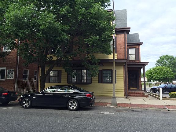 5th image of 325 Farnsworth Ave.