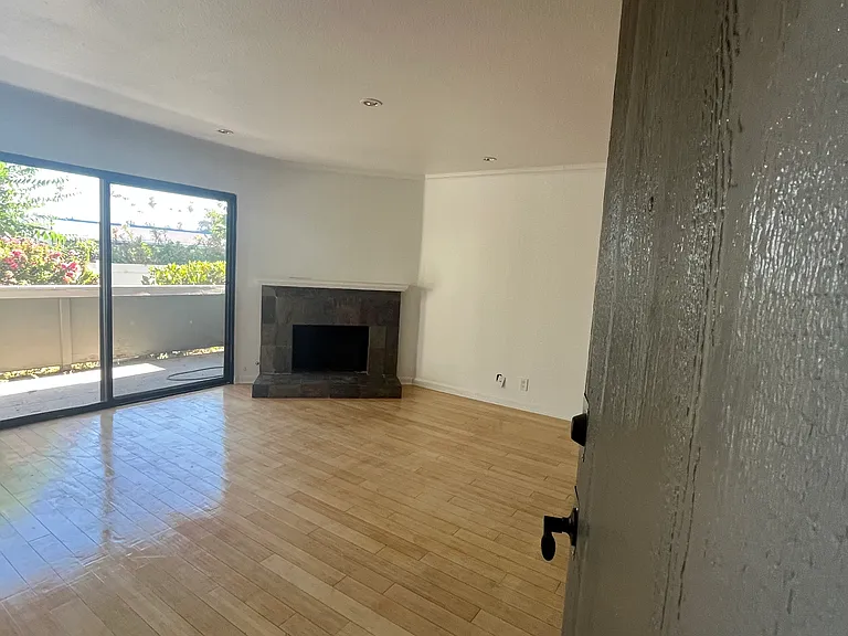7307 Haskell Ave #4 — Photo 7